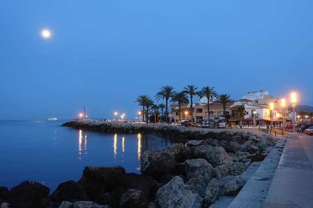 Three-Bedroom House,263539733:JPEG